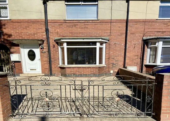 Delightful Central York House